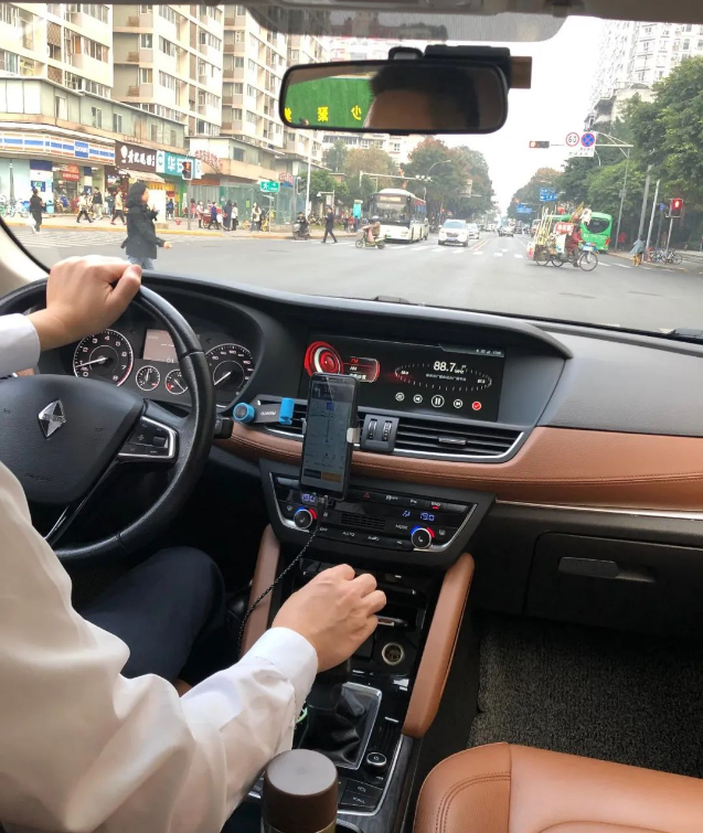 領(lǐng)舞全國的成都租車